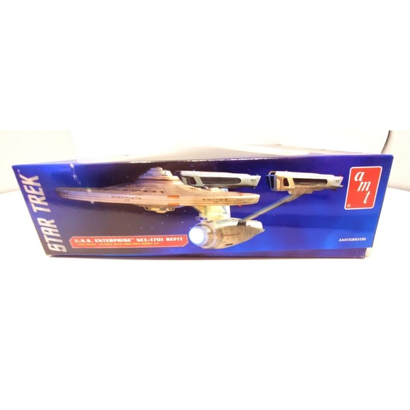 New AMT Star Trek U.S.S. Enterprise NCC-1701 with Shuttle Craft 2018 #AMT1080/06 - Picture 4 of 14